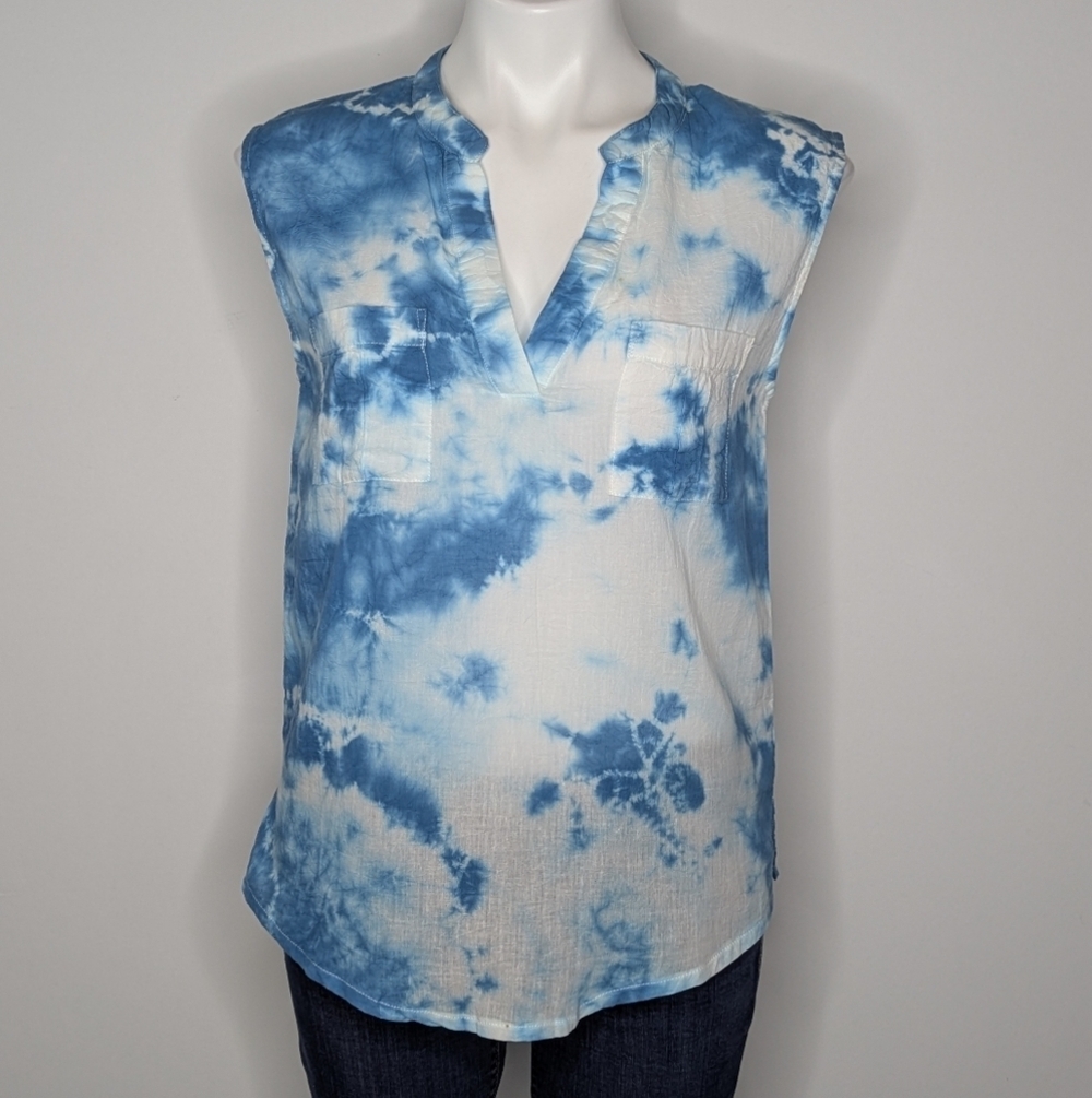 Carve Design White Blue Ice Dye V Neck Sleeveless Cotton Tank S